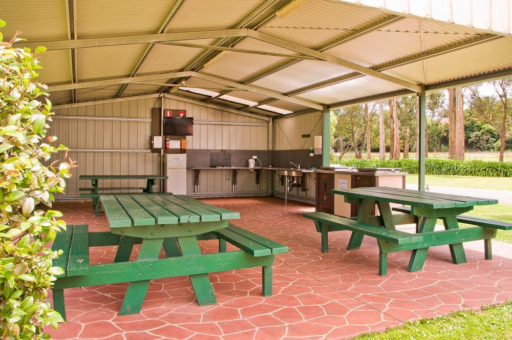 Warragul Gardens Holiday Park Экстерьер фото