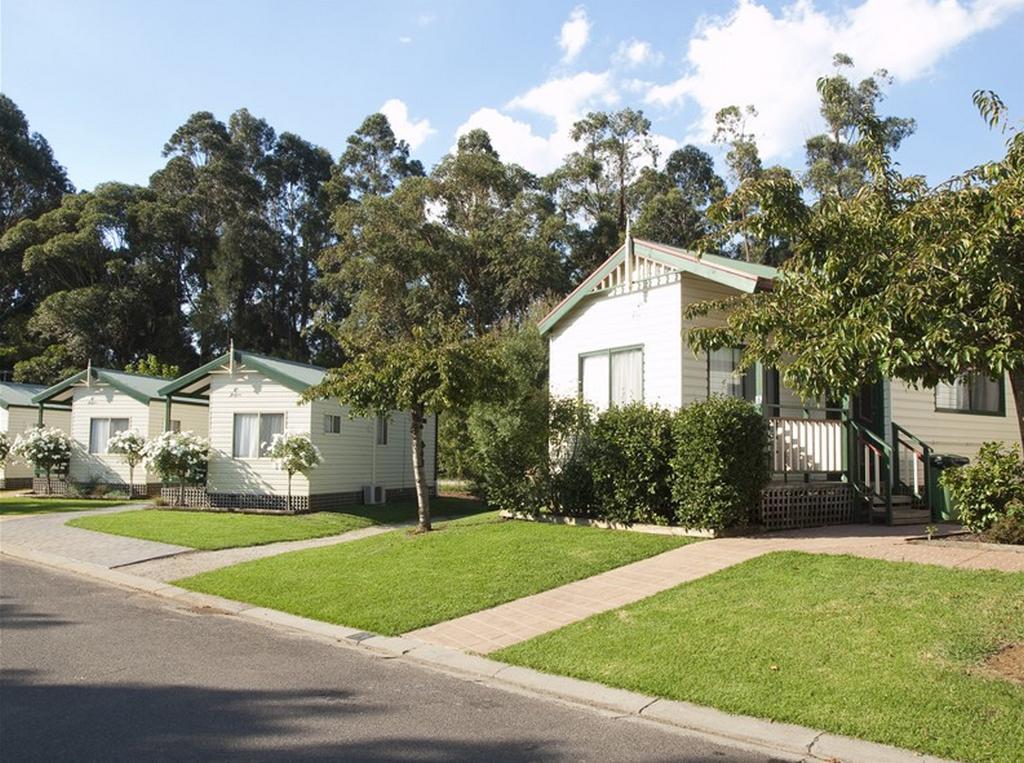 Warragul Gardens Holiday Park Экстерьер фото