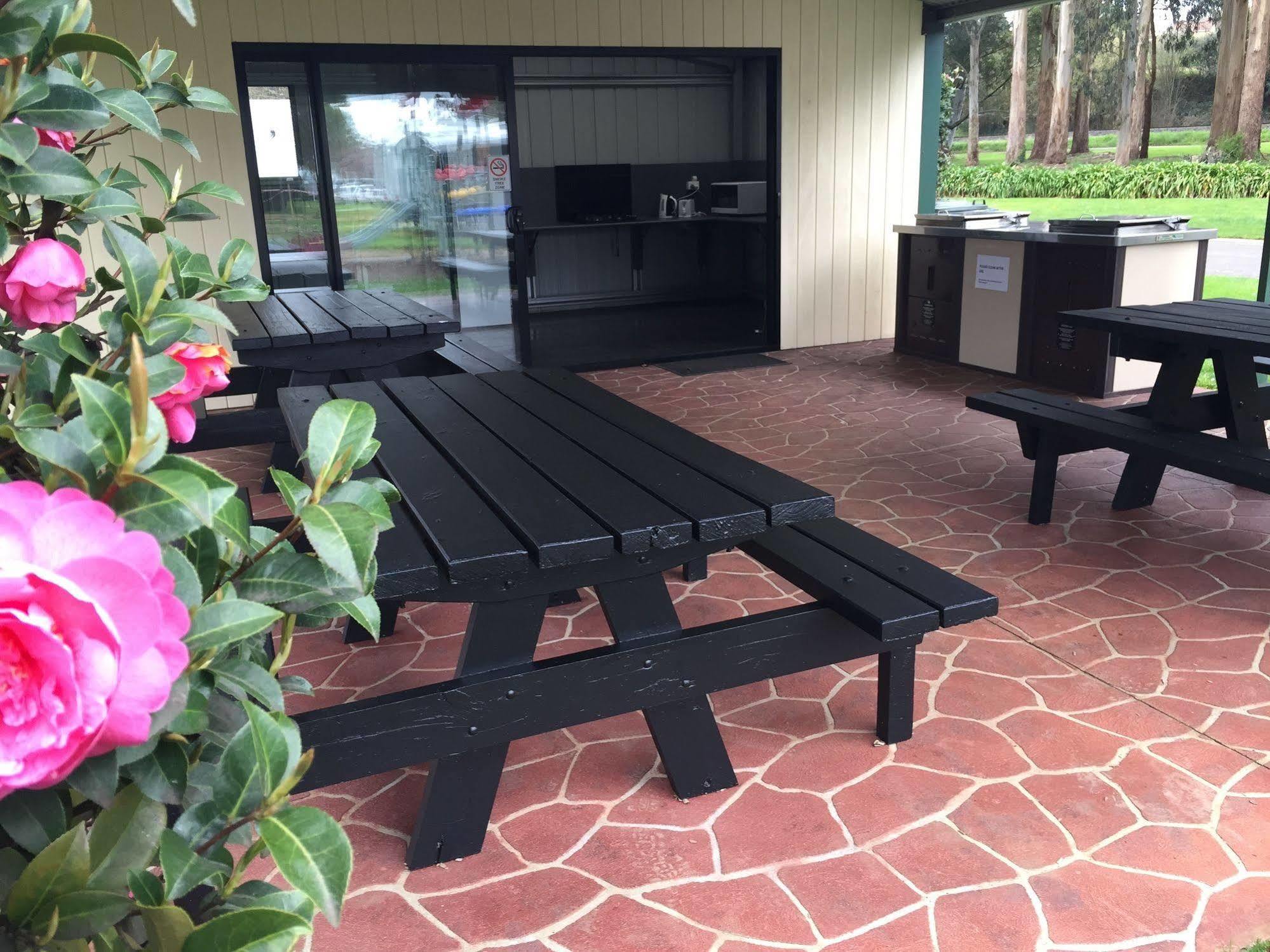 Warragul Gardens Holiday Park Экстерьер фото